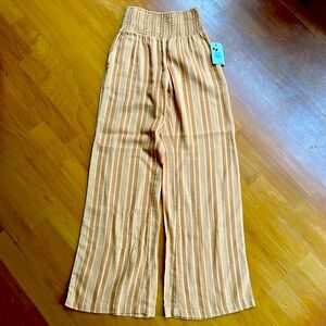NWT 🌺 Billabong pants